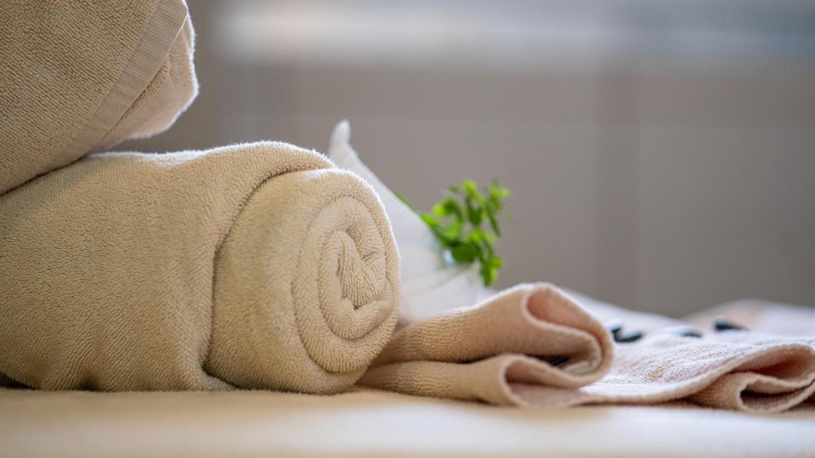 เดอะ บูลาวาร์ด อาร์จาน บาย โรตาน่า Hotel อัมมาน ภายนอก รูปภาพ A rolled towel