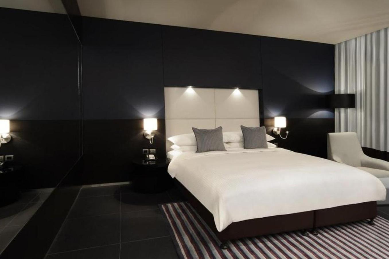 เดอะ บูลาวาร์ด อาร์จาน บาย โรตาน่า Hotel อัมมาน ภายนอก รูปภาพ A bedroom at the Mandarin Oriental, Munich