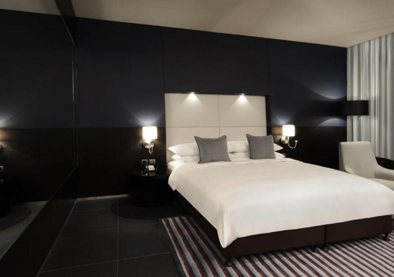 เดอะ บูลาวาร์ด อาร์จาน บาย โรตาน่า Hotel อัมมาน ภายนอก รูปภาพ A bedroom at the hotel