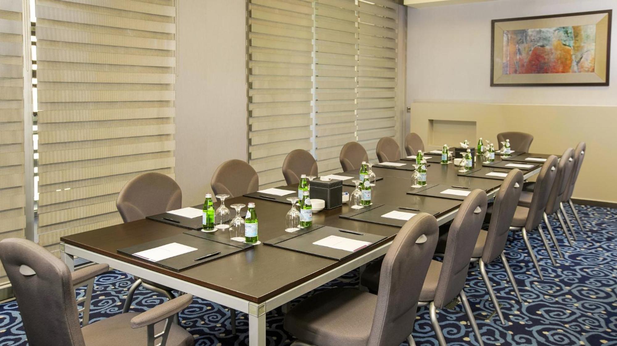 เดอะ บูลาวาร์ด อาร์จาน บาย โรตาน่า Hotel อัมมาน ภายนอก รูปภาพ Meeting room