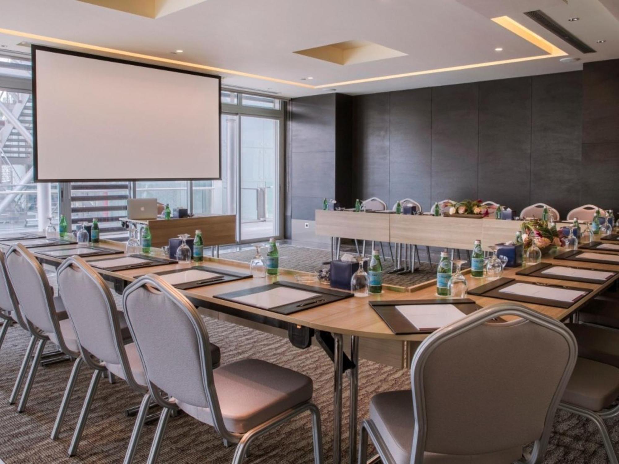 เดอะ บูลาวาร์ด อาร์จาน บาย โรตาน่า Hotel อัมมาน ภายนอก รูปภาพ Meeting room